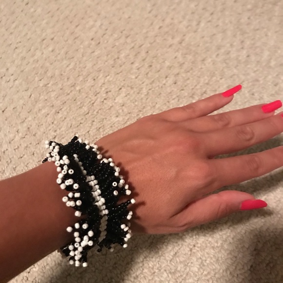 Jewelry - Beaded bracelet